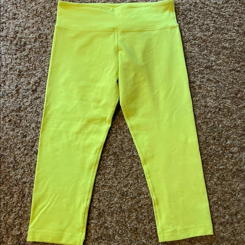 Lululemon Ray Wunder Under Crops highlighter yellow leggings 8